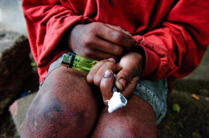 Estudo revela que crianças experimentam drogas com 9 anos de idade, como ajudar essas pessoas sair das drogas