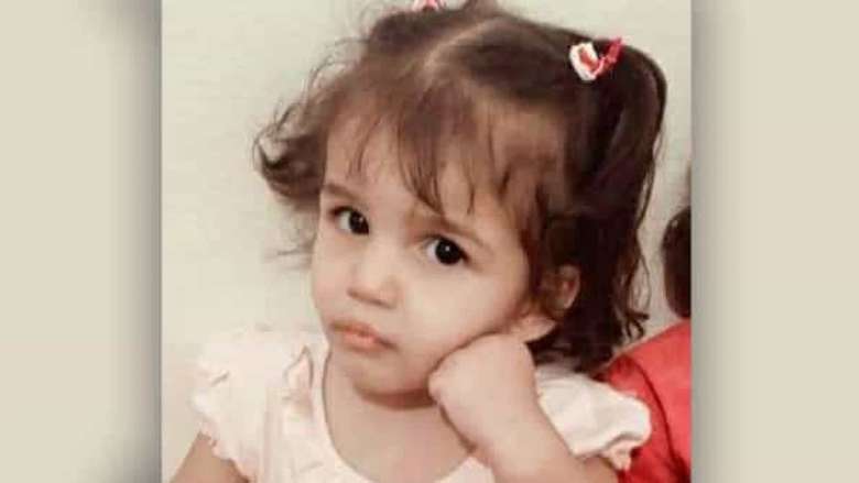 Criança de três anos morre após pai obrigá-la a sentar em água fervendo