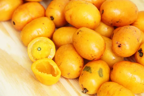 Homem morre após consumir 100 seriguelas com caroço