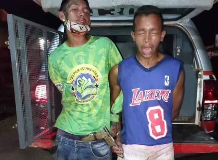 Dupla de assaltantes é presa pela PM e um deles chora em delegacia do interior do Pará