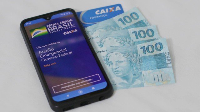 Polícia Federal faz operação para combater fraudes no auxílio emergencial em 14 estados