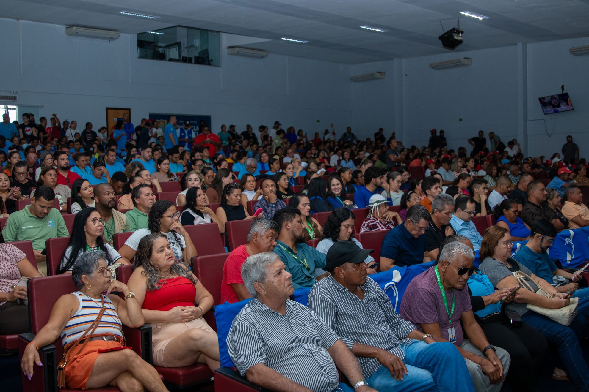 Câmara de Parauapebas rejeita regime de urgência para projeto que altera auxílio-alimentação de servidores