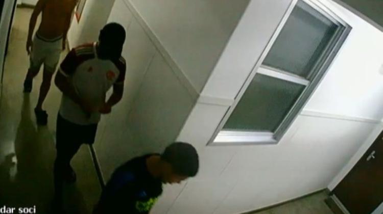  Estupro coletivo em Copacabana, Adolescente 17 anos, suspeitos estão foragidos