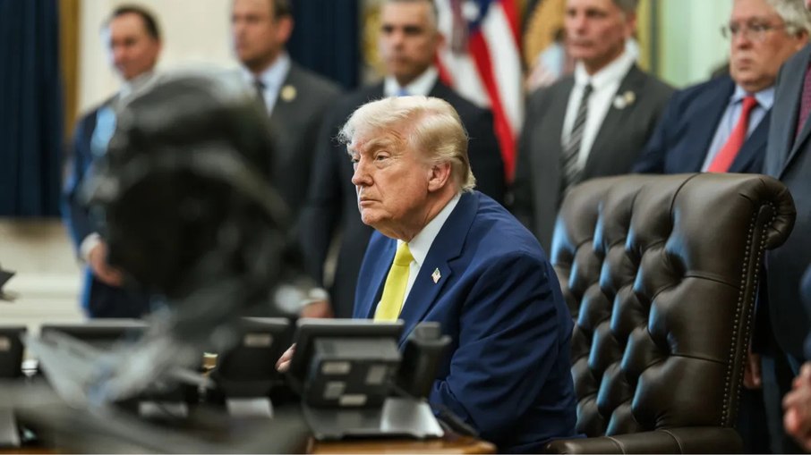 Trump ameaça nova ação militar contra o Irã em meio a negociações diplomáticas